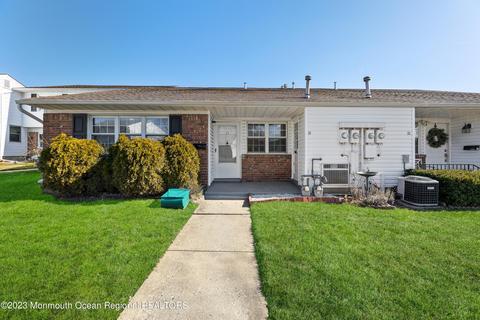 21 Galewood Dr #931, Matawan, NJ 07747