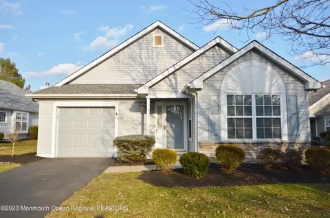 2754 Lenox St, Toms River, NJ 08755