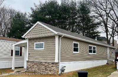 56 Shorehaven Rd, Hazlet, NJ 07730