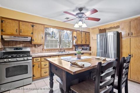165 Walnut Dr, Brick, NJ 08724 photo 4