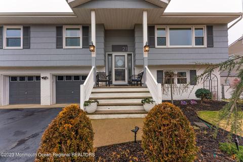 21 Lynn Dr, Toms River, NJ 08753