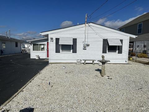 32 W Brig Dr, Little Egg Harbor, NJ 08087