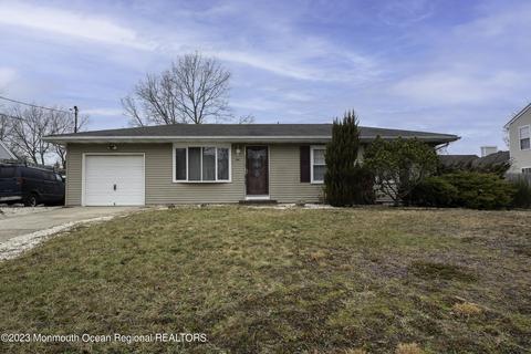 104 Hatch Ln, Manahawkin, NJ 08050
