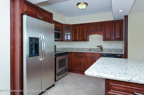 1 Scenic Dr #611, Highlands, NJ 07732