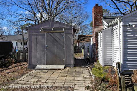 8 Poplar St, Waretown, NJ 08758 photo 3