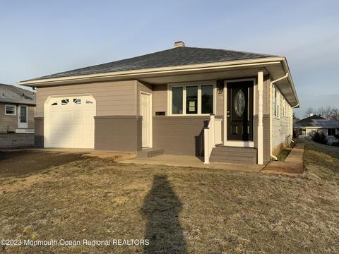 25 Saint David Dr, Toms River, NJ 08757