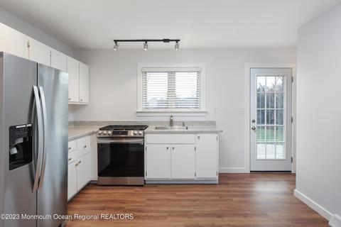 25 Middlesex Rd, Matawan, NJ 07747 photo 10