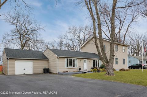 30 Spruce Rd, Howell, NJ 07731