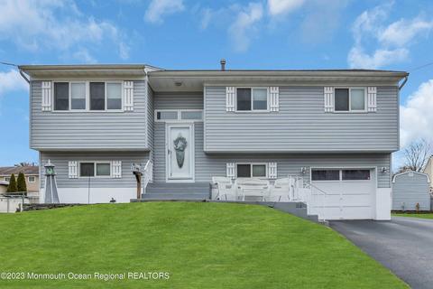15 Dover Ct, Hazlet, NJ 07730