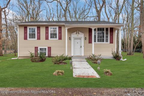 15 Oakland Dr, Jackson, NJ 08527