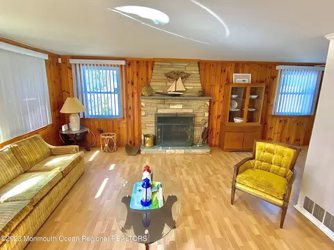 626 Baldwin St, Forked River, NJ 08731 photo 4