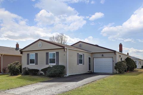 3 Sabinas St, Toms River, NJ 08757