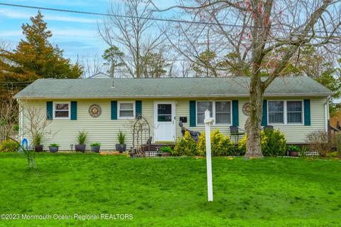 62 Parkway Dr, Brick, NJ 08723