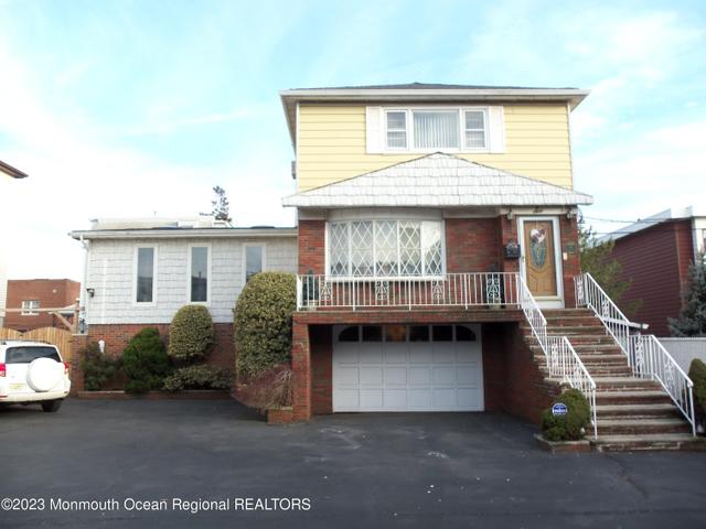 6 Library Ct, Bayonne, NJ 07002