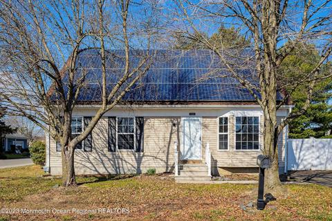1252 Longboat Ave, Beachwood, NJ 08722