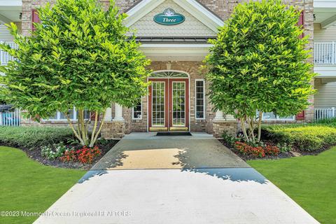 126 Sophee Ln #126, Lakewood, NJ 08701