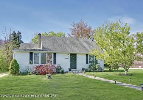 1335 East Ct, Wall, NJ 07719