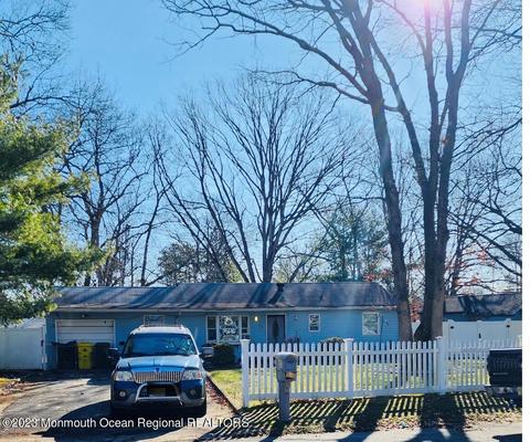 1419 Jeffrey St, Lakewood, NJ 08701