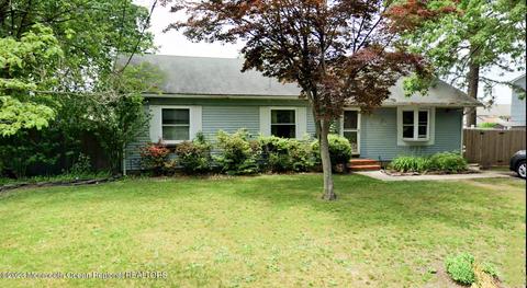 1026 Berkeley Ave, Beachwood, NJ 08722