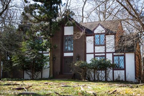 1911 Shadowbrook Dr, Wall, NJ 07719