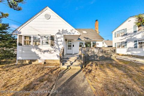 227 Essex Ave, Beach Haven, NJ 08008