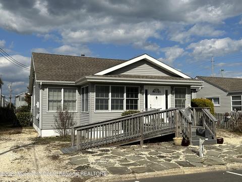 119 Philadelphia Ave, Lavallette, NJ 08735