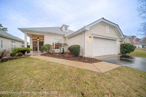 13 Goldensprings Dr, Lakewood, NJ 08701