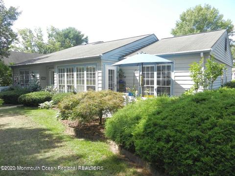 610 Devonshire Ln # B, Manchester, NJ 08759