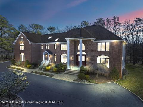 4 Pine Meadow Ct, East Brunswick, NJ 08816