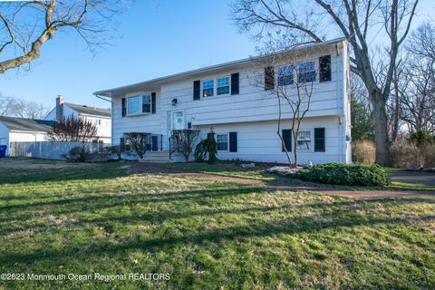 26 Alimar Dr, Middletown, NJ 07748