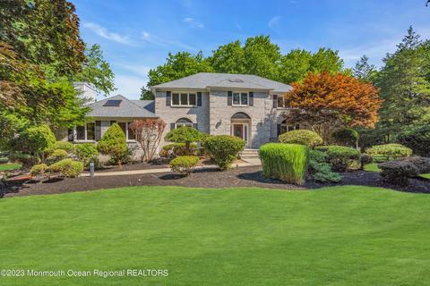 4 Delwood Dr, Holmdel, NJ 07733