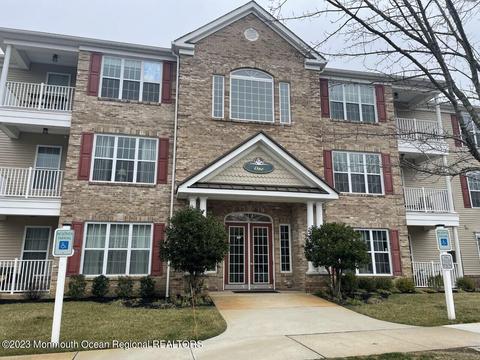 129 Sophee Ln, Lakewood, NJ 08701