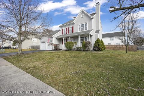 28 Syracuse Dr, Freehold, NJ 07728