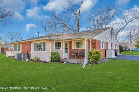 16 Lark St #C, Manchester, NJ 08759