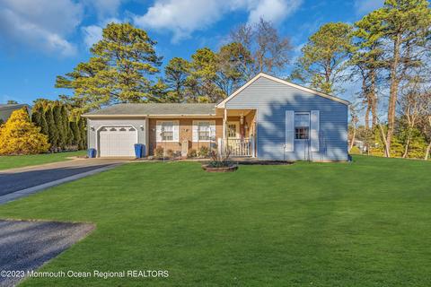 21 Auburn St #54A, Whiting, NJ 08759