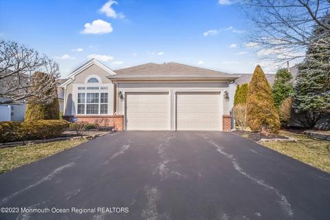 6 Arcadia Dr, Manchester, NJ 08759