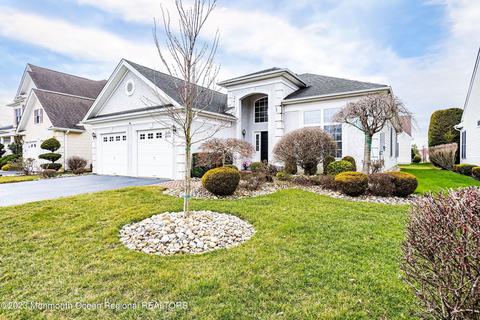 81 Riviera Dr, Monroe, NJ 08831