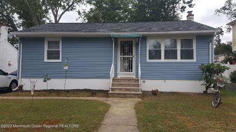 13 New St, Jamesburg, NJ 08831