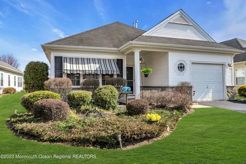 61 Halsted Dr, Manchester, NJ 08759