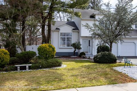 59 Bonnie Dr, North Middletown, NJ 07748