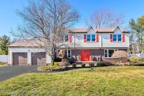5 Marshall Dr, Ocean, NJ 07712