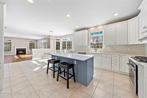 4 Tranquility Ct, Holmdel, NJ 07733 photo 3