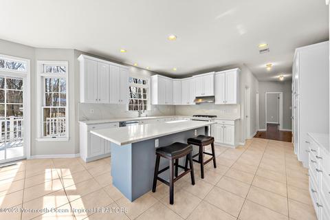 4 Tranquility Ct, Holmdel, NJ 07733 photo 2