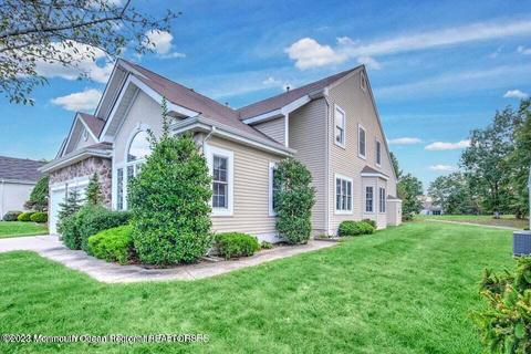 70 Cypress Point Ln, Jackson, NJ 08527