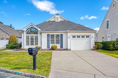 3 N Avon Dr, Jackson, NJ 08527