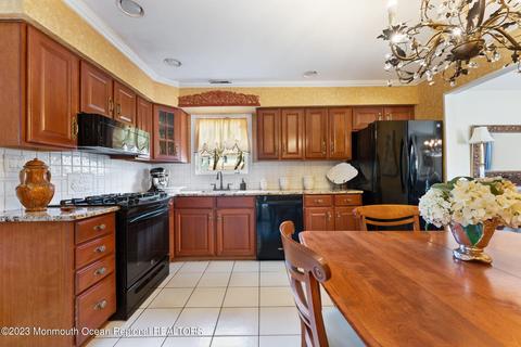 2 Bugle Ct, Howell, NJ 07731 photo 9