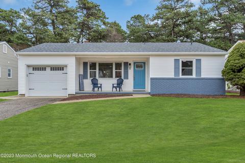 26 Sheepshead Dr, Toms River, NJ 08757