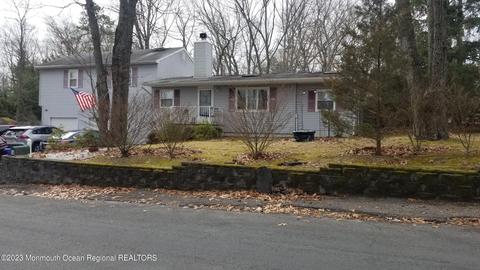 14 Poplar St, Jackson, NJ 08527