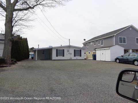 14 Daddy Tucker Dr, Little Egg Harbor, NJ 08087