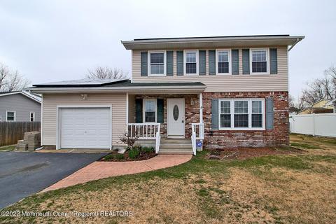 32 Ford Ave, Bayville, NJ 08721